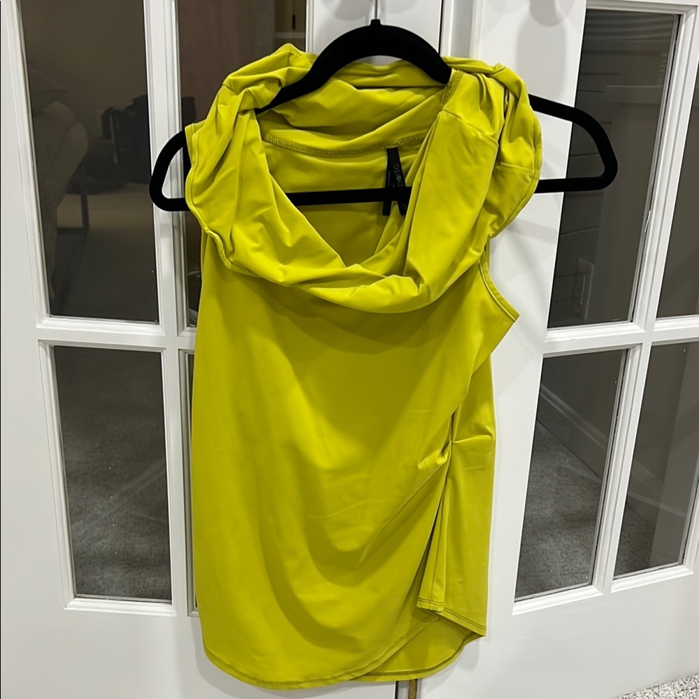 Chic Yellow Sleeveless Top